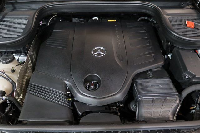 Used 2024 Mercedes-Benz GLE 450 4MATIC w/ AMG Line Exterior image 32