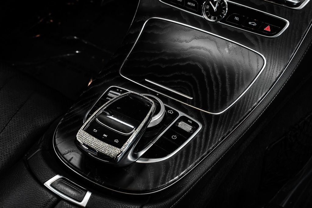 Used 2020 Mercedes-Benz E 350 Sedan image 25