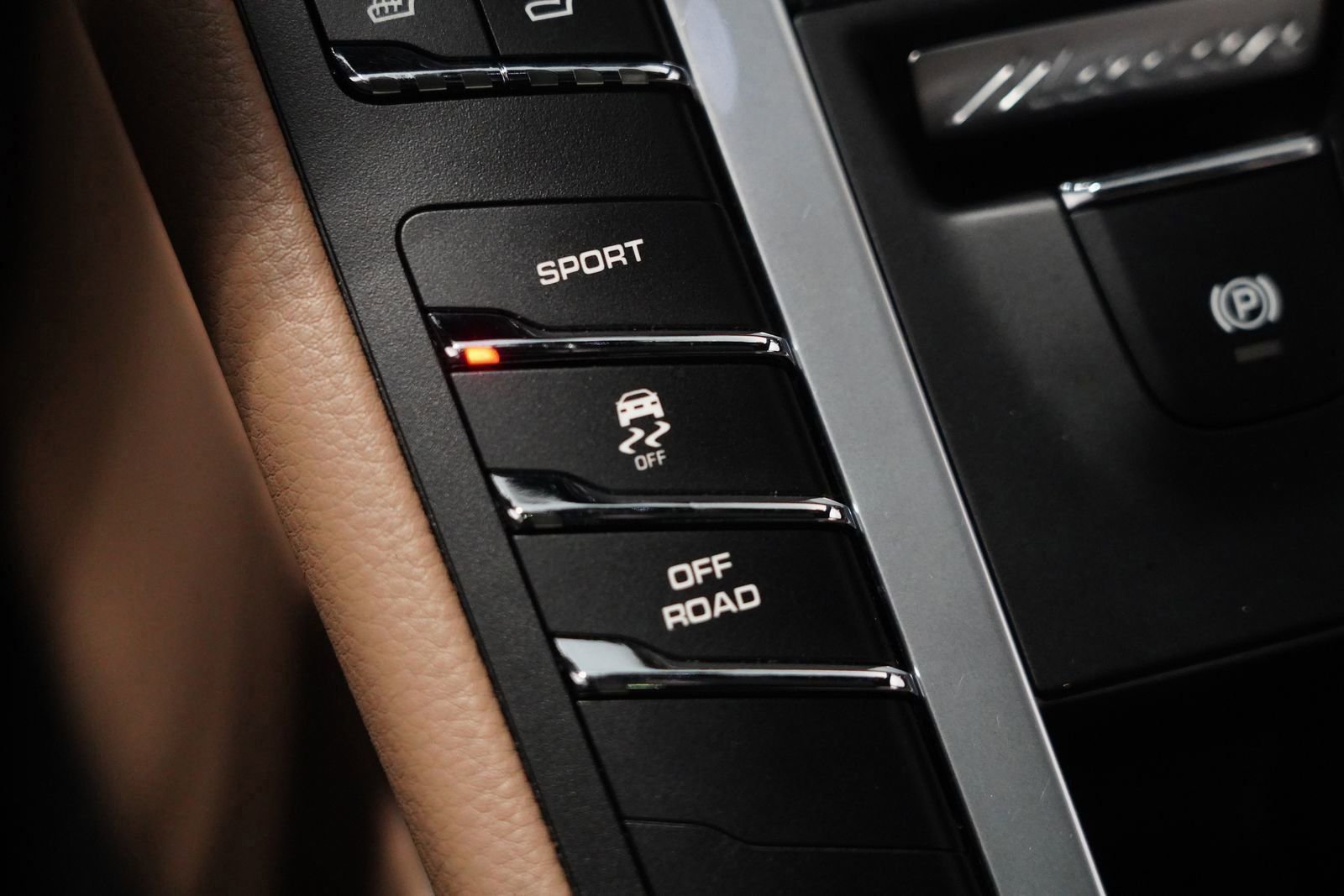 Used 2021 Porsche Macan image 28