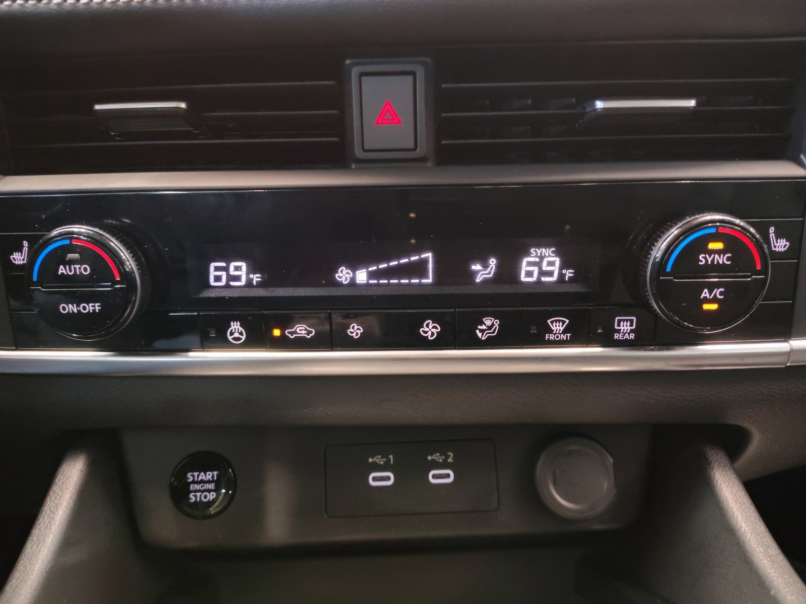 Used 2025 Nissan Rogue SV w/ SV Premium Package FWD image 19