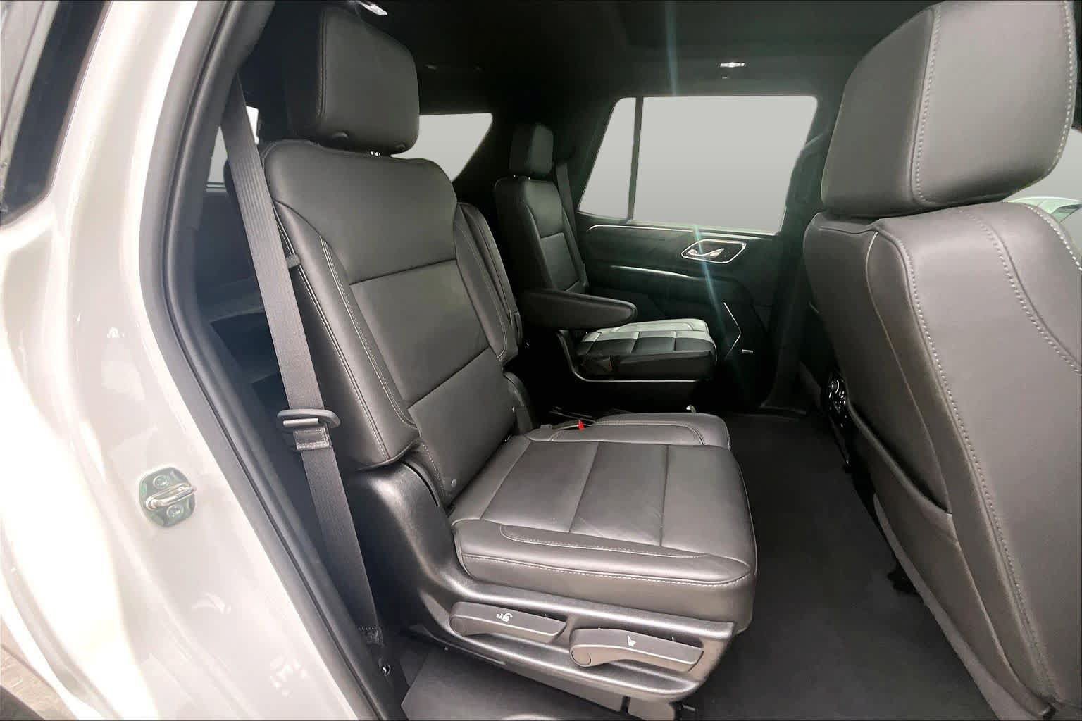 Used 2024 Chevrolet Tahoe Z71 w/ Z71 Off-Road Package AWD/4WD image 20
