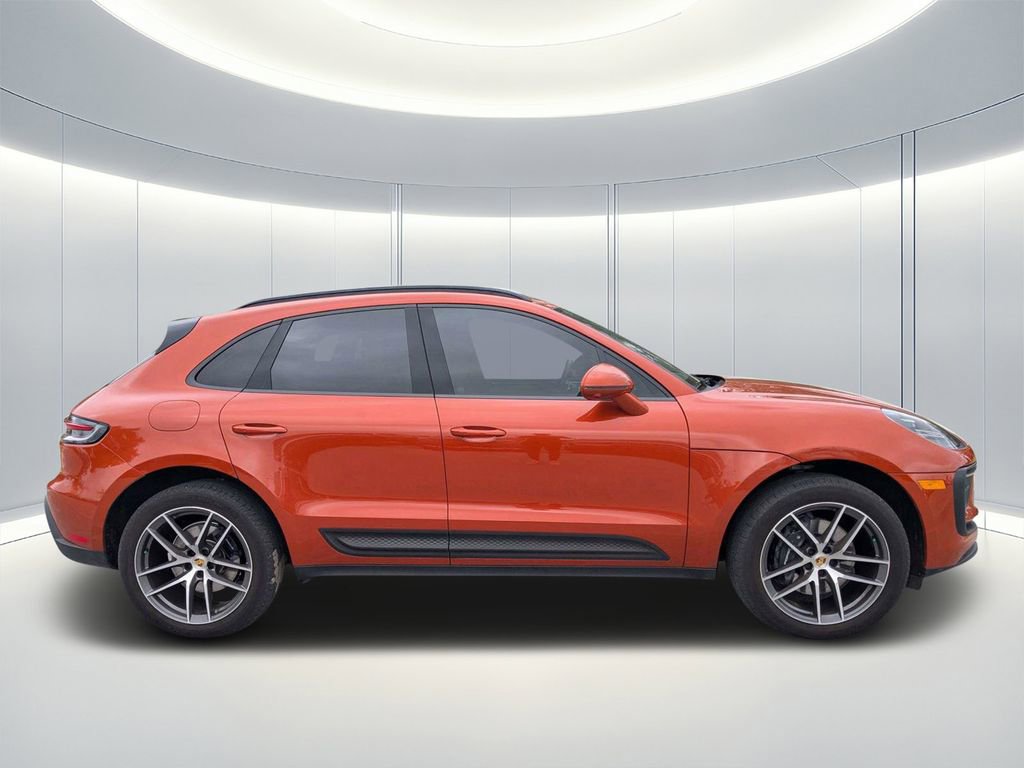 Used 2023 Porsche Macan AWD/4WD image 3