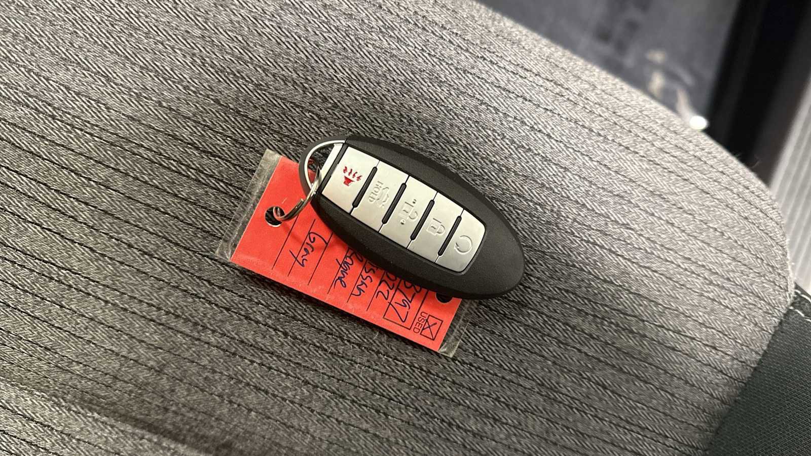 Used 2022 Nissan Rogue SV image 30