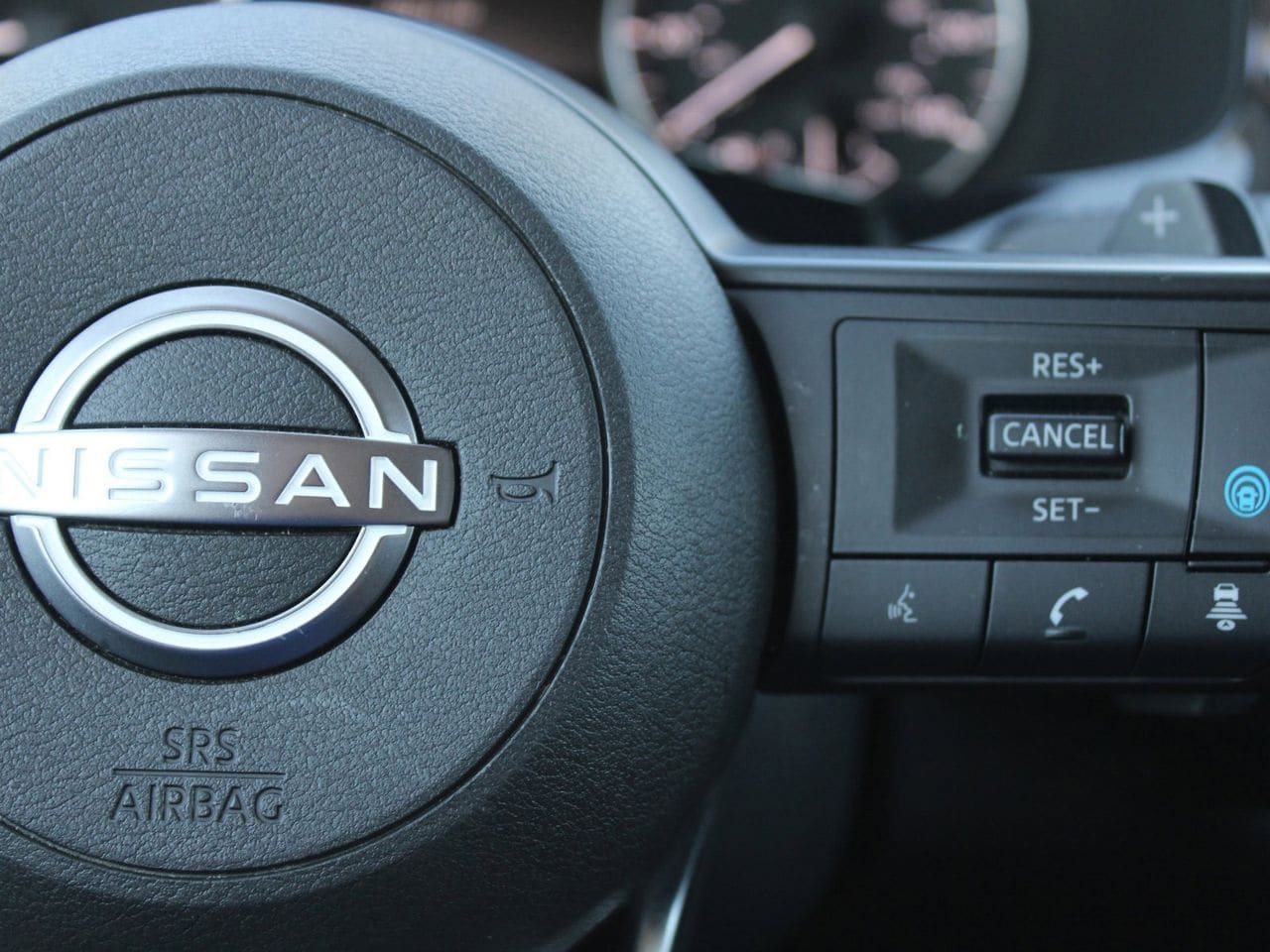 Used 2025 Nissan Pathfinder SV AWD/4WD image 31