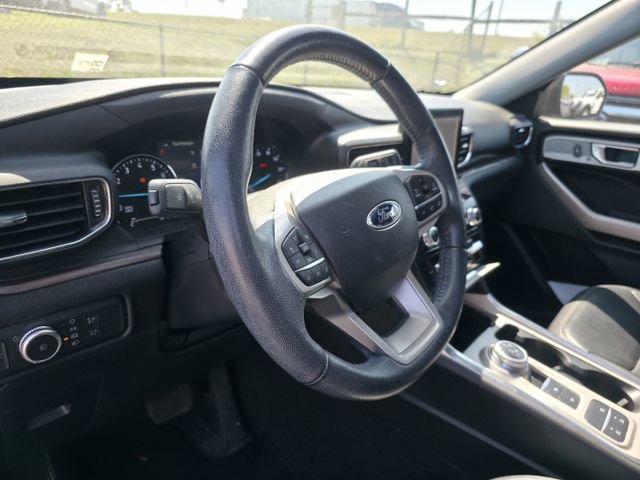 Used 2022 Ford Explorer Limited w/ Equipment Group 301A image 11