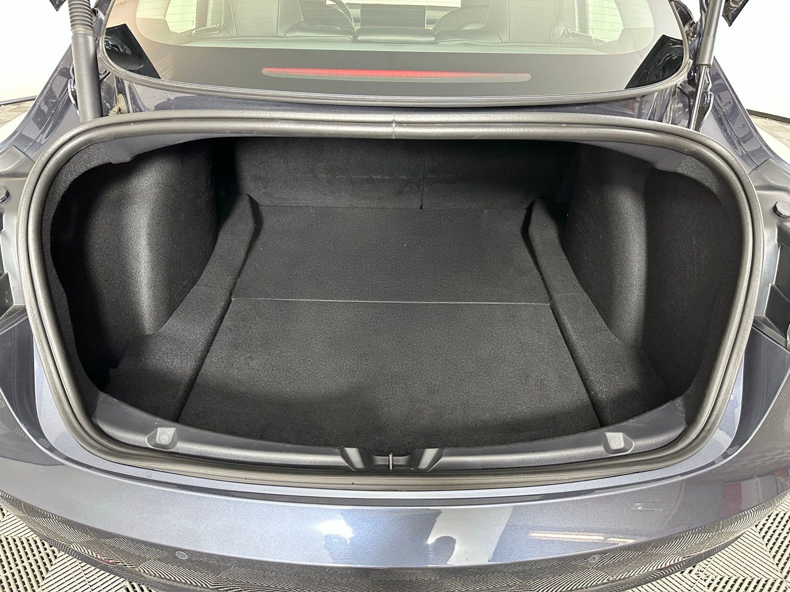 Used 2023 Tesla Model 3 Standard Range image 28