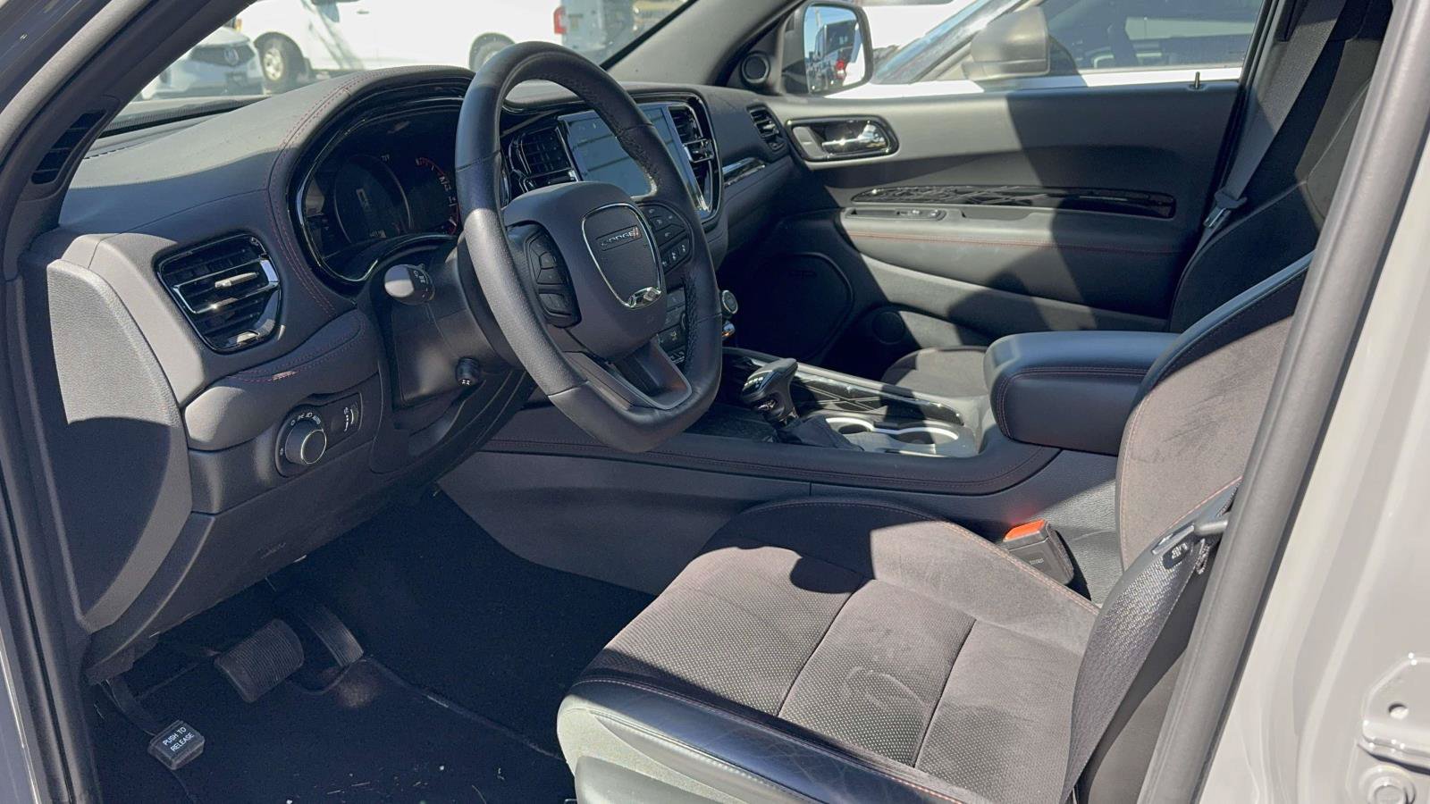 Used 2025 Dodge Durango GT AWD/4WD image 29