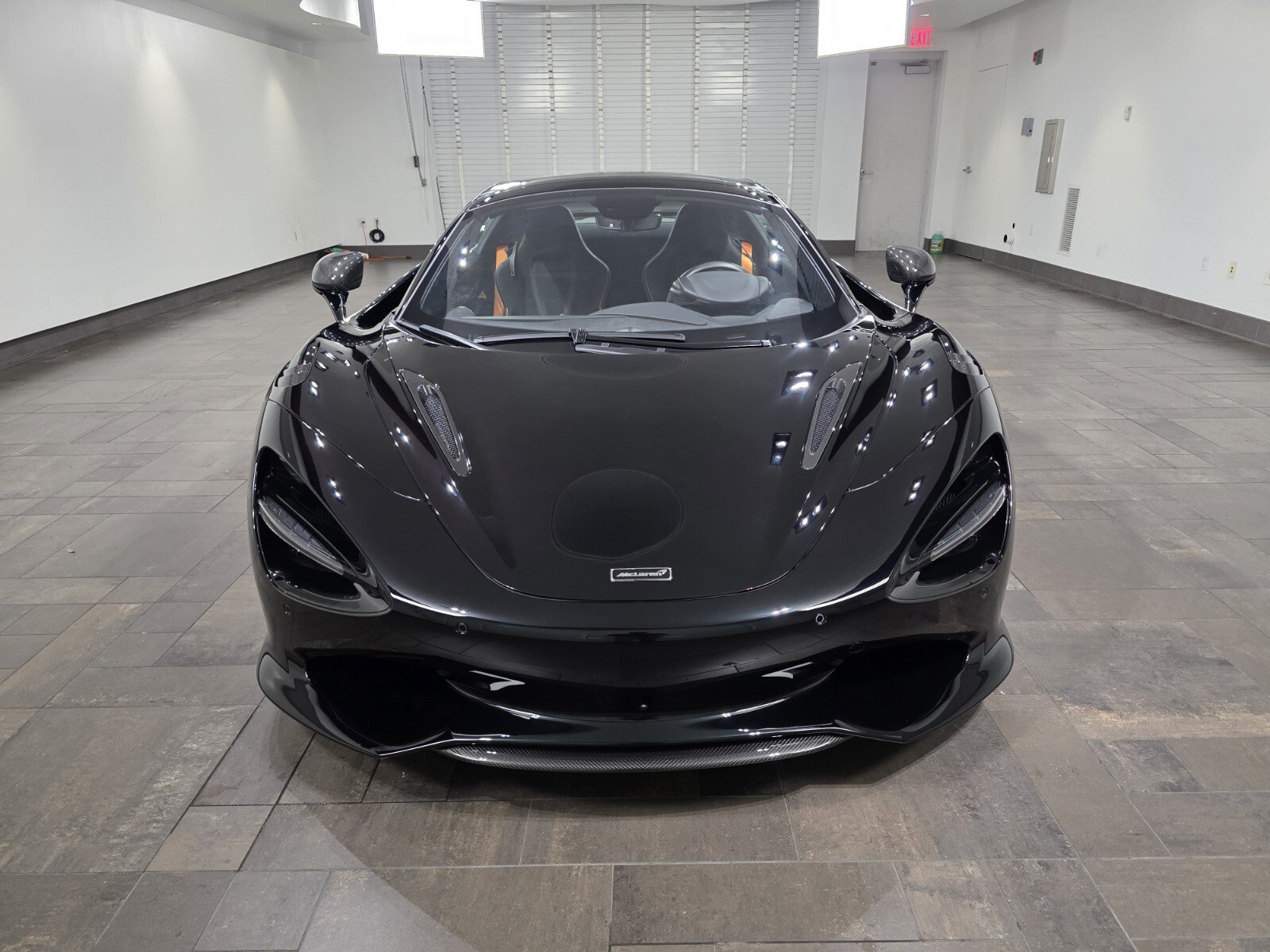 Used 2025 McLaren 750S Spider RWD image 29