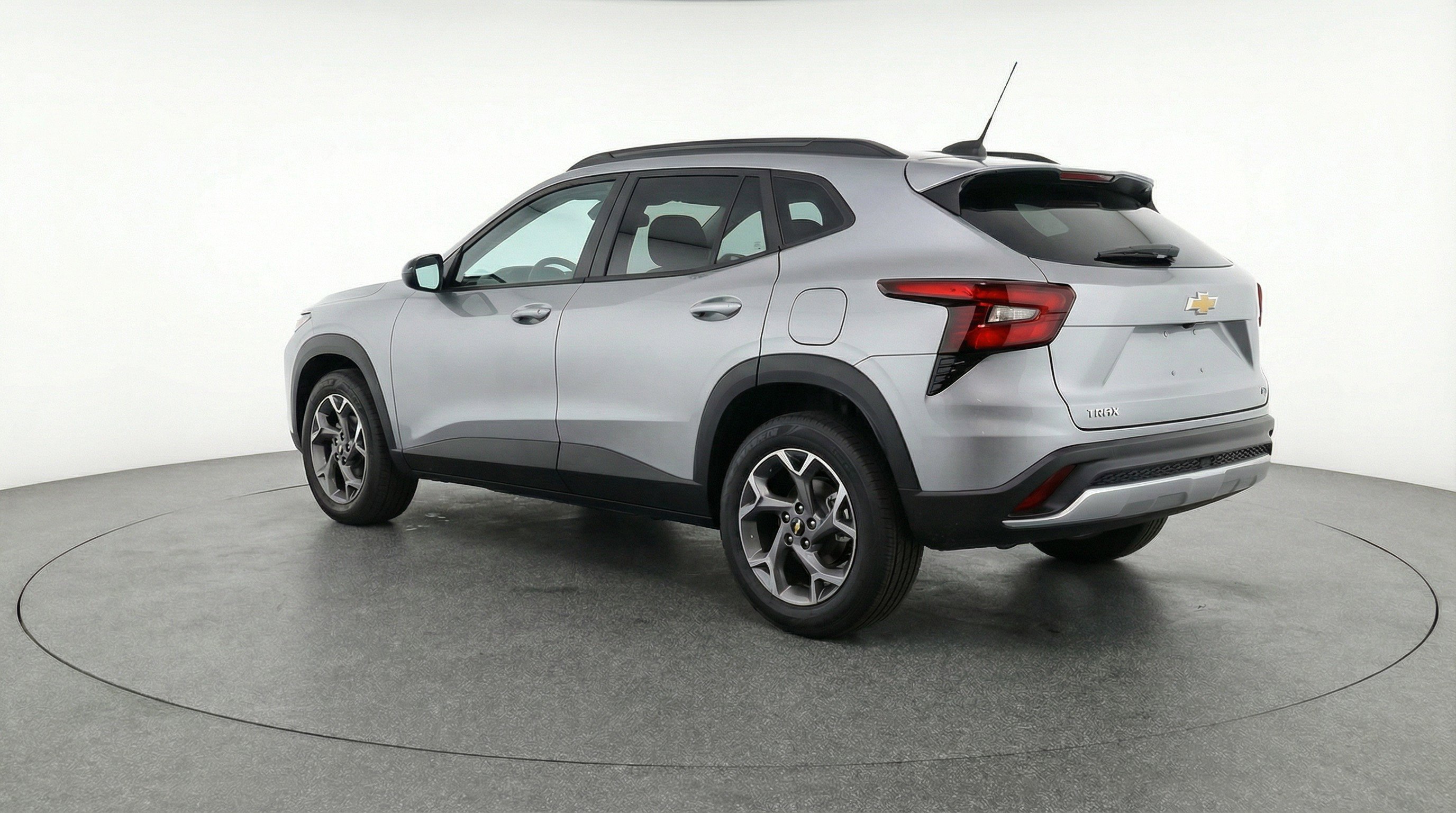 Used 2025 Chevrolet Trax LT w/ LT Convenience Package FWD image 6
