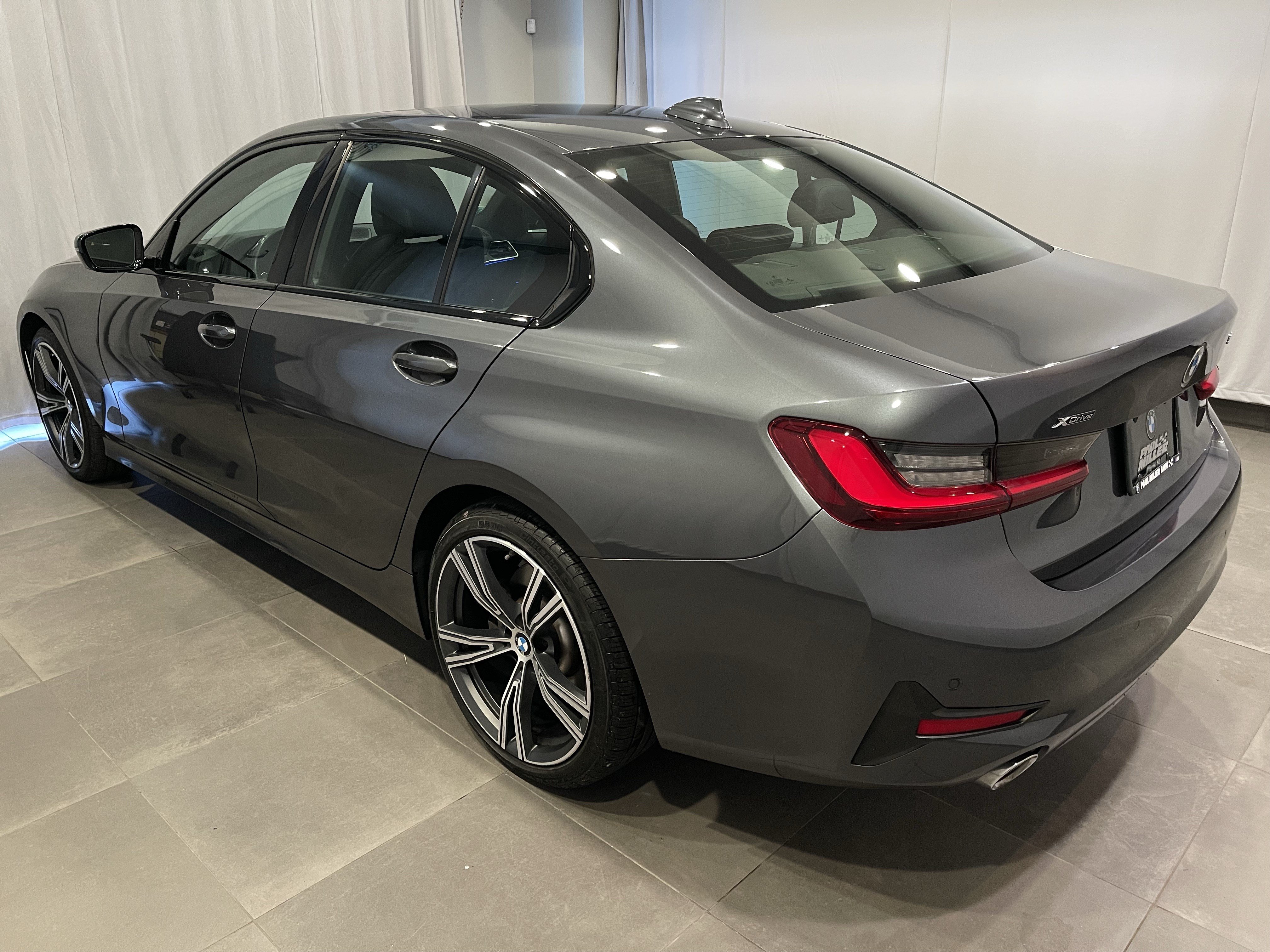 Used 2022 BMW 330i xDrive Sedan w/ Premium Package 2 AWD/4WD image 4