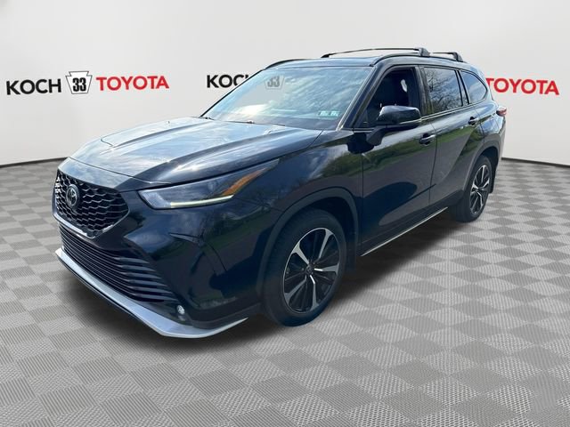 Used 2022 Toyota Highlander XSE AWD/4WD image 3