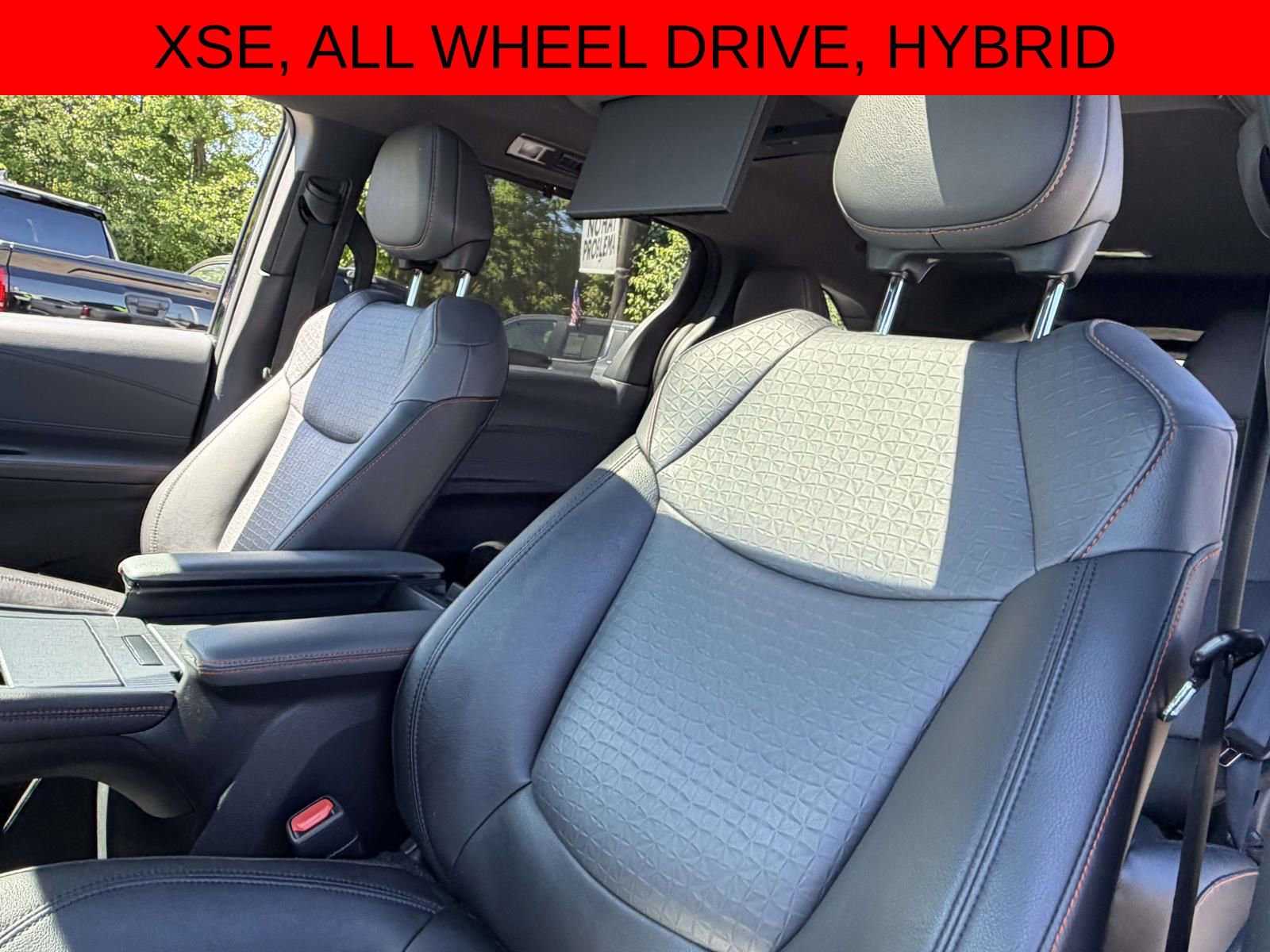 Used 2023 Toyota Sienna XSE w/ XSE Plus Package AWD/4WD image 21