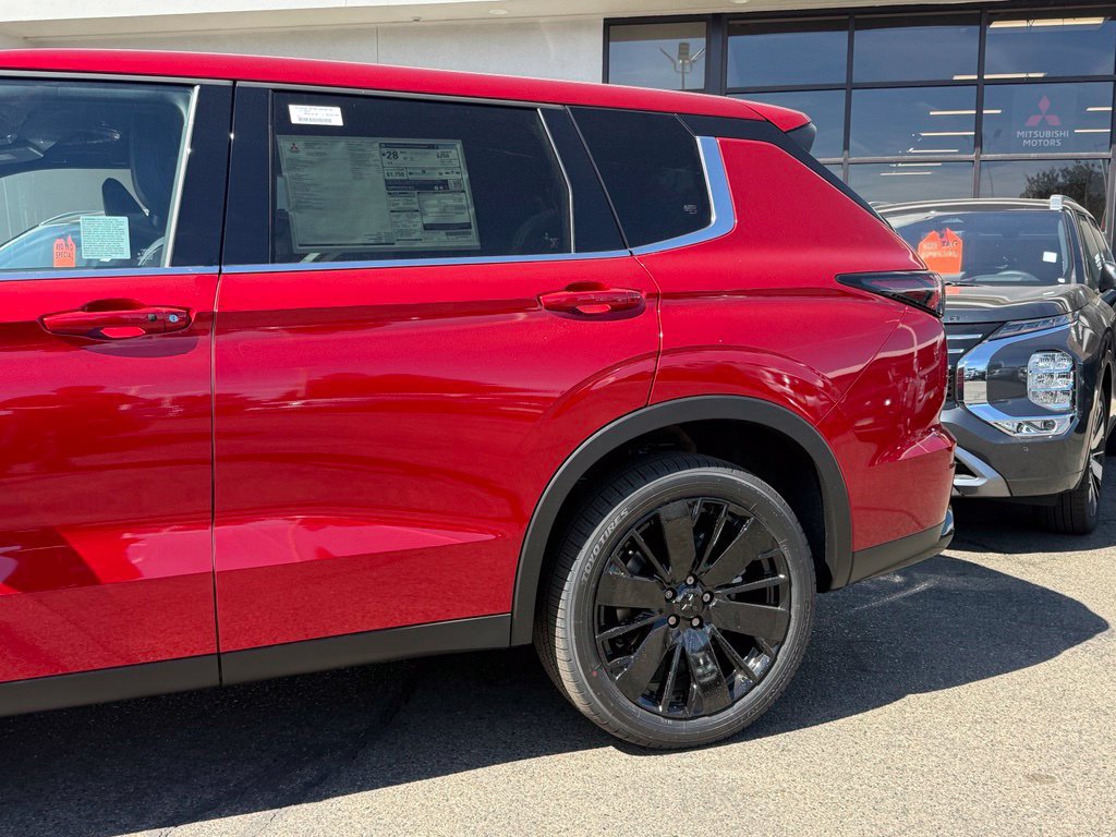 New 2026 Mitsubishi Outlander LE FWD image 6