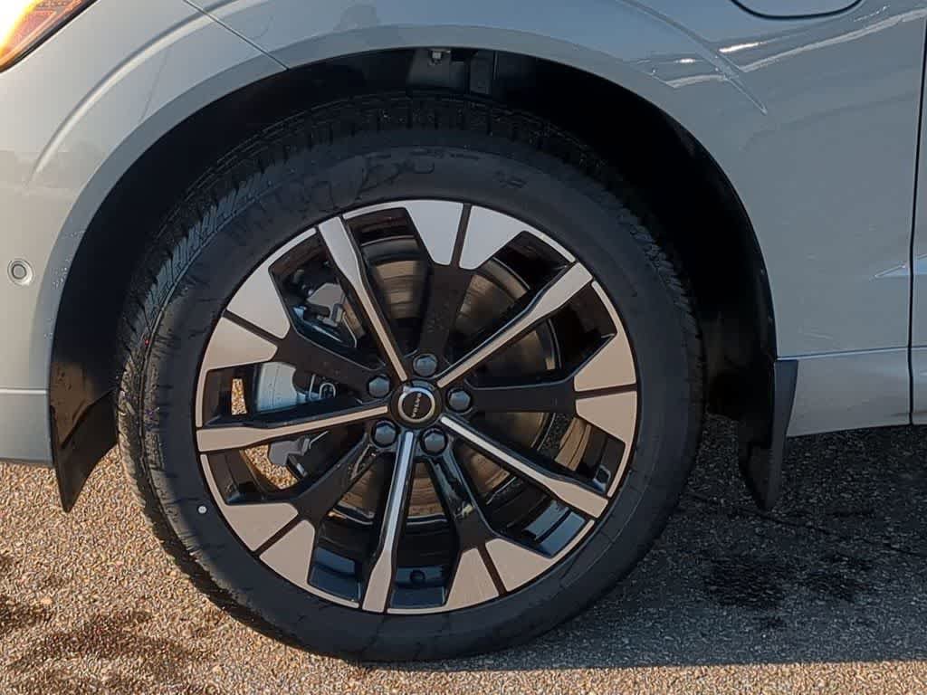 New 2026 Volvo XC60 T8 Plus w/ Protection Package Premier image 13