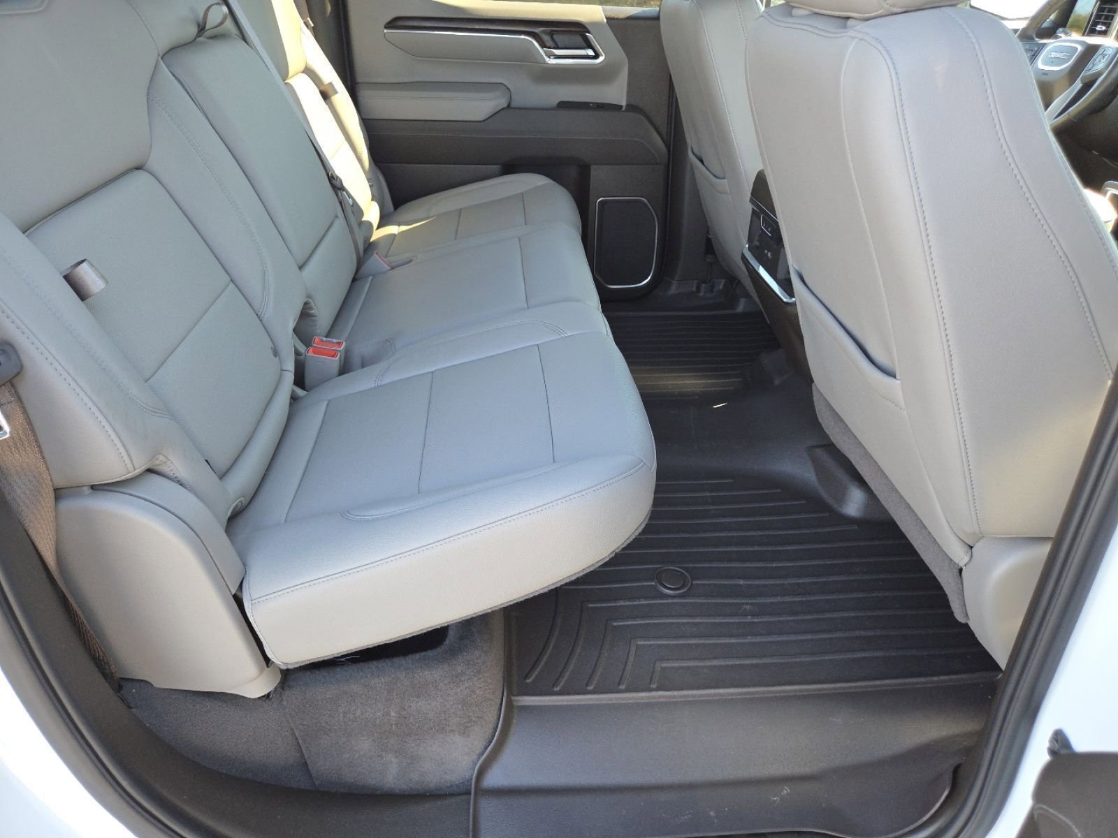 Used 2025 GMC Sierra 1500 SLT w/ SLT Convenience Package image 24