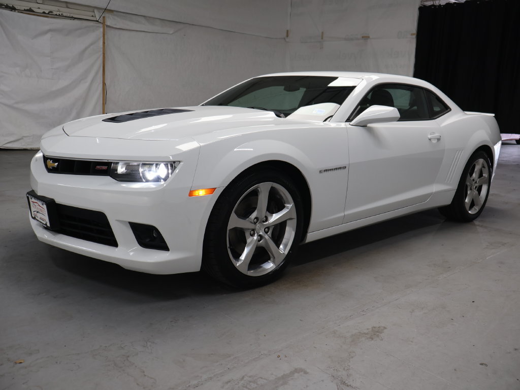Used 2015 Chevrolet Camaro SS w/ RS Package RWD image 3