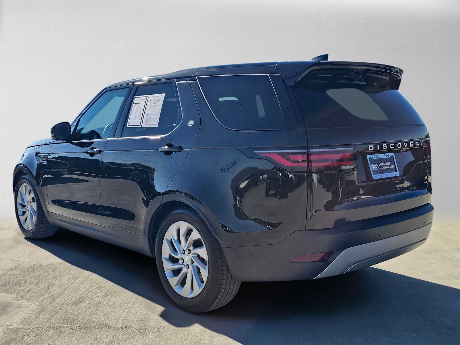 Used 2025 Land Rover Discovery S AWD/4WD image 3