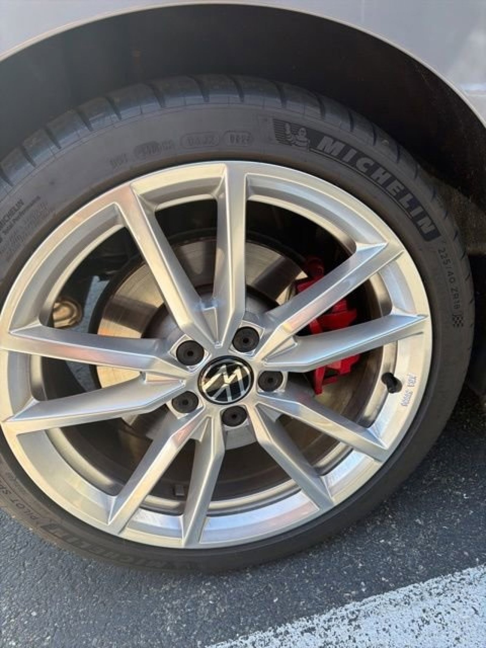 Used 2022 Volkswagen GTI SE FWD image 6