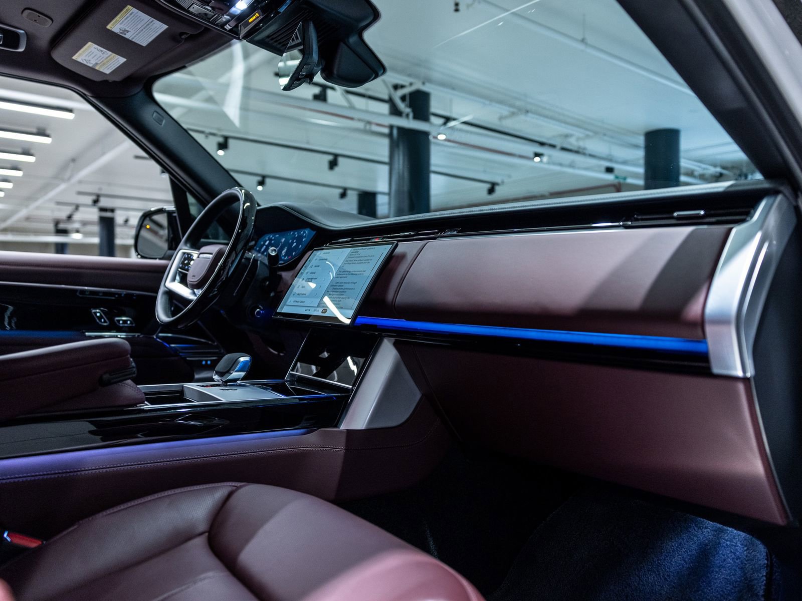 Used 2025 Land Rover Range Rover Autobiography image 31