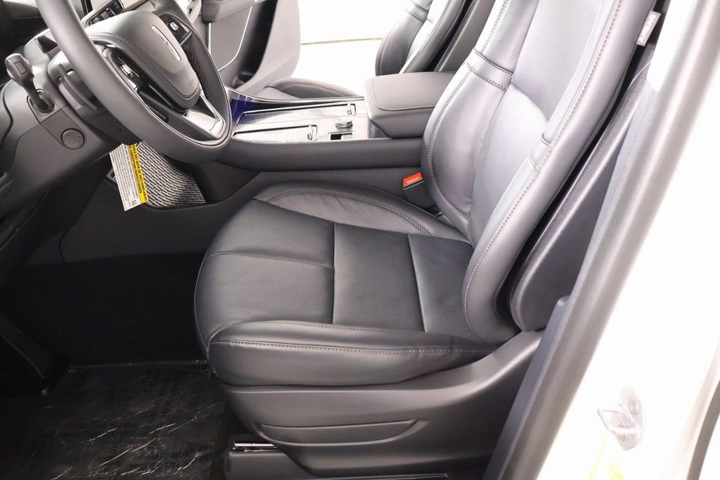 New 2025 Lincoln Aviator Reserve w/ Jet Appearance Package image 11