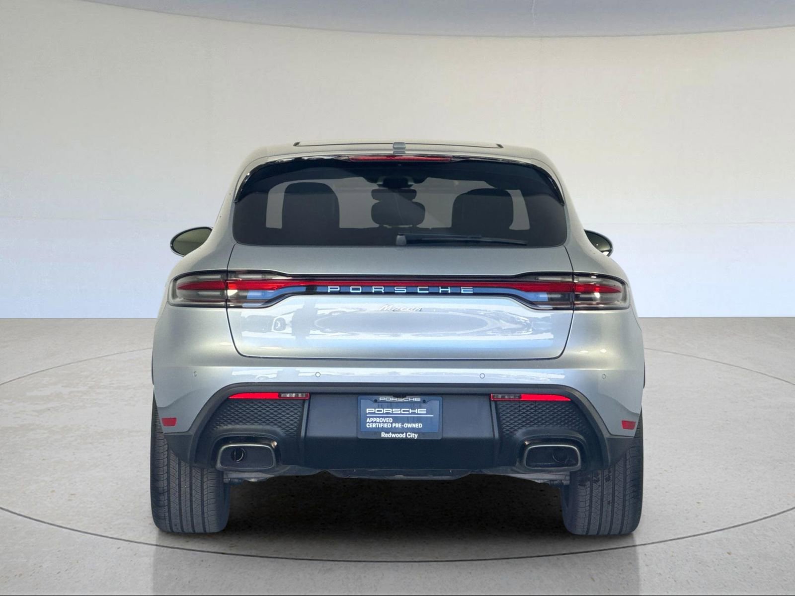Certified 2025 Porsche Macan AWD/4WD image 7