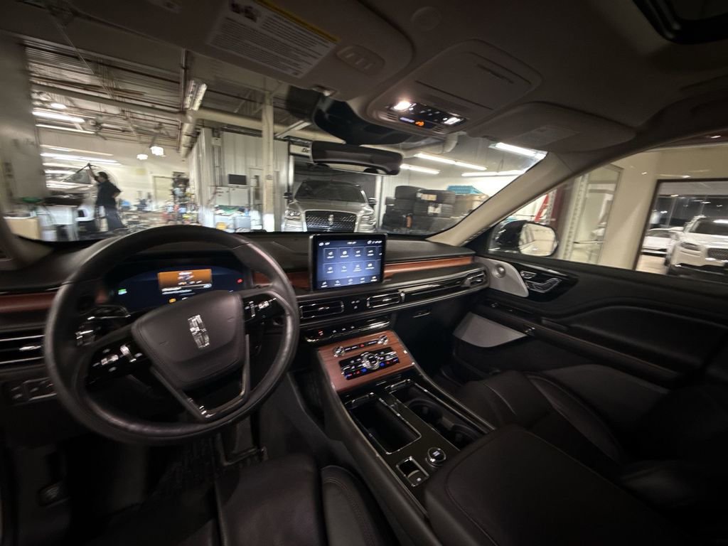 Used 2021 Lincoln Aviator Grand Touring w/ Equipment Group 302A image 11