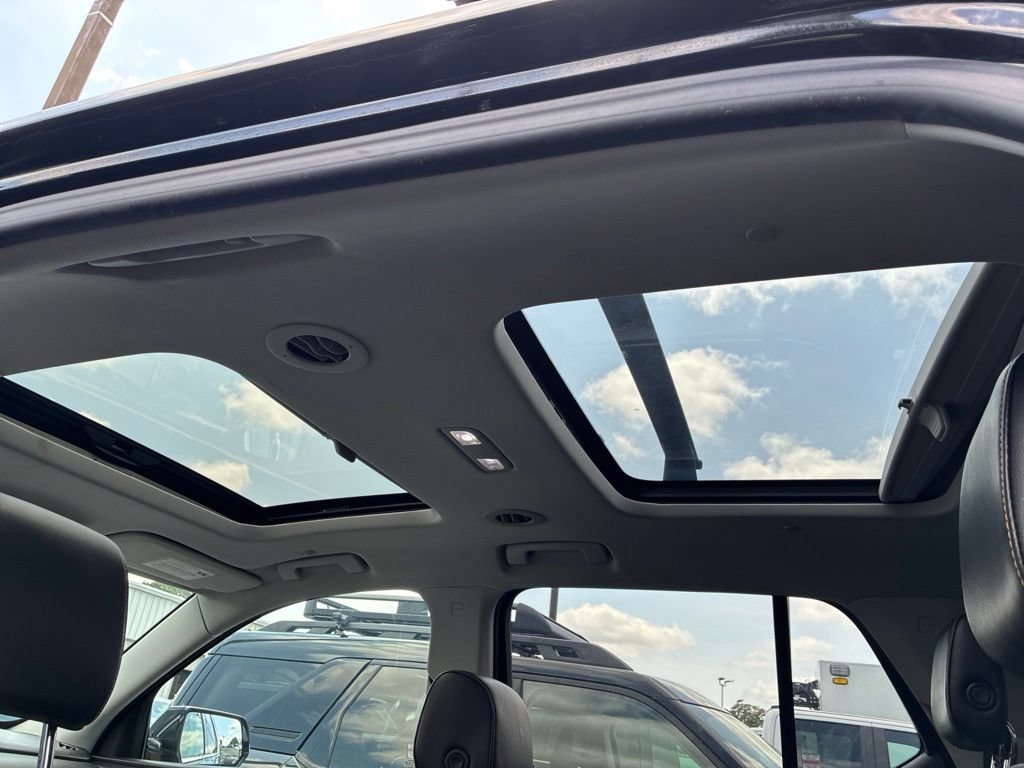 Used 2018 Chevrolet Traverse Premier w/ Driver Confidence II Package FWD image 28