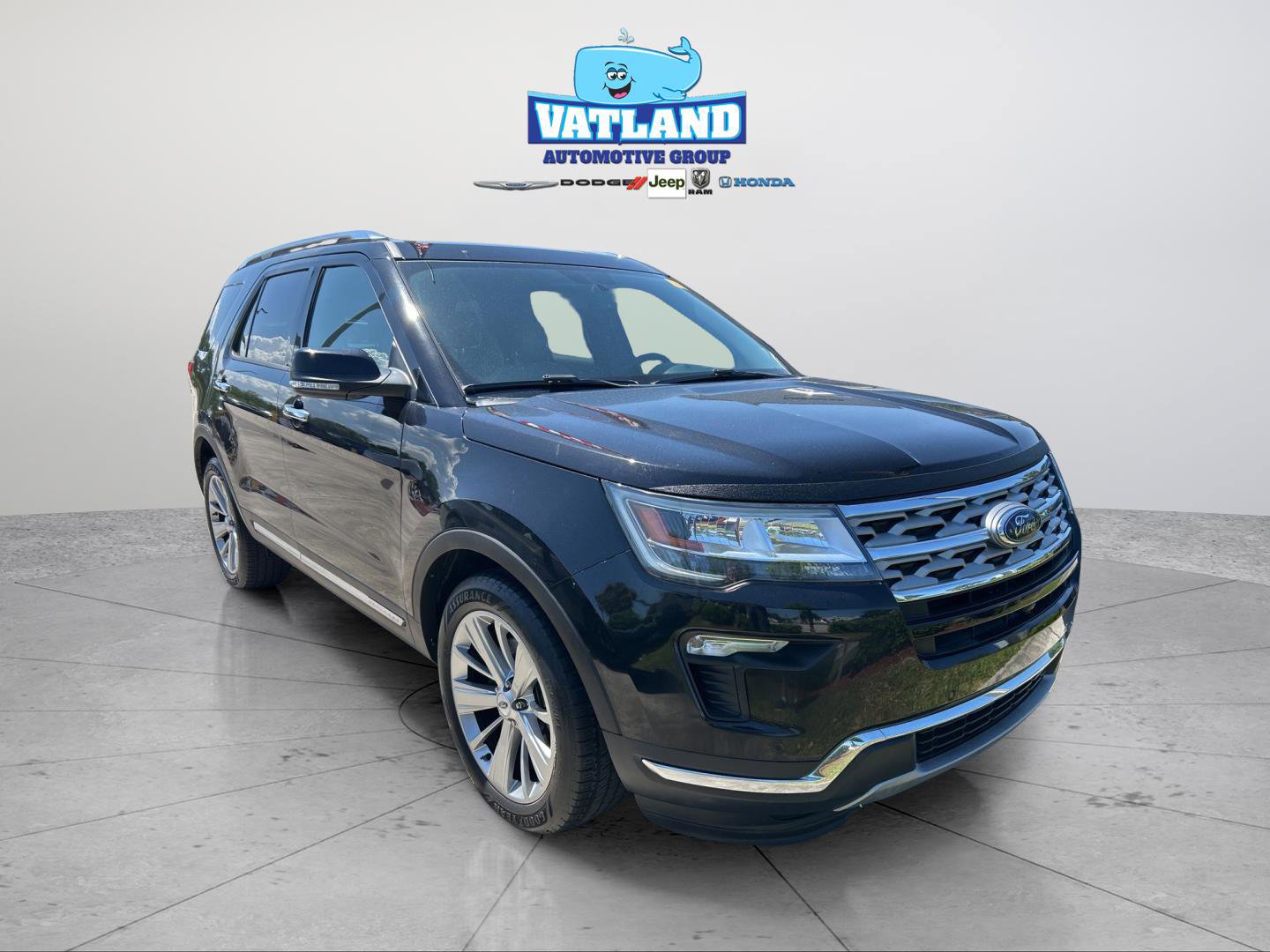 Used 2019 Ford Explorer Limited w/ Class III Trailer Tow Package FWD image 3