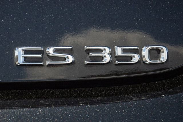 Used 2023 Lexus ES 350 w/ Premium Package image 5