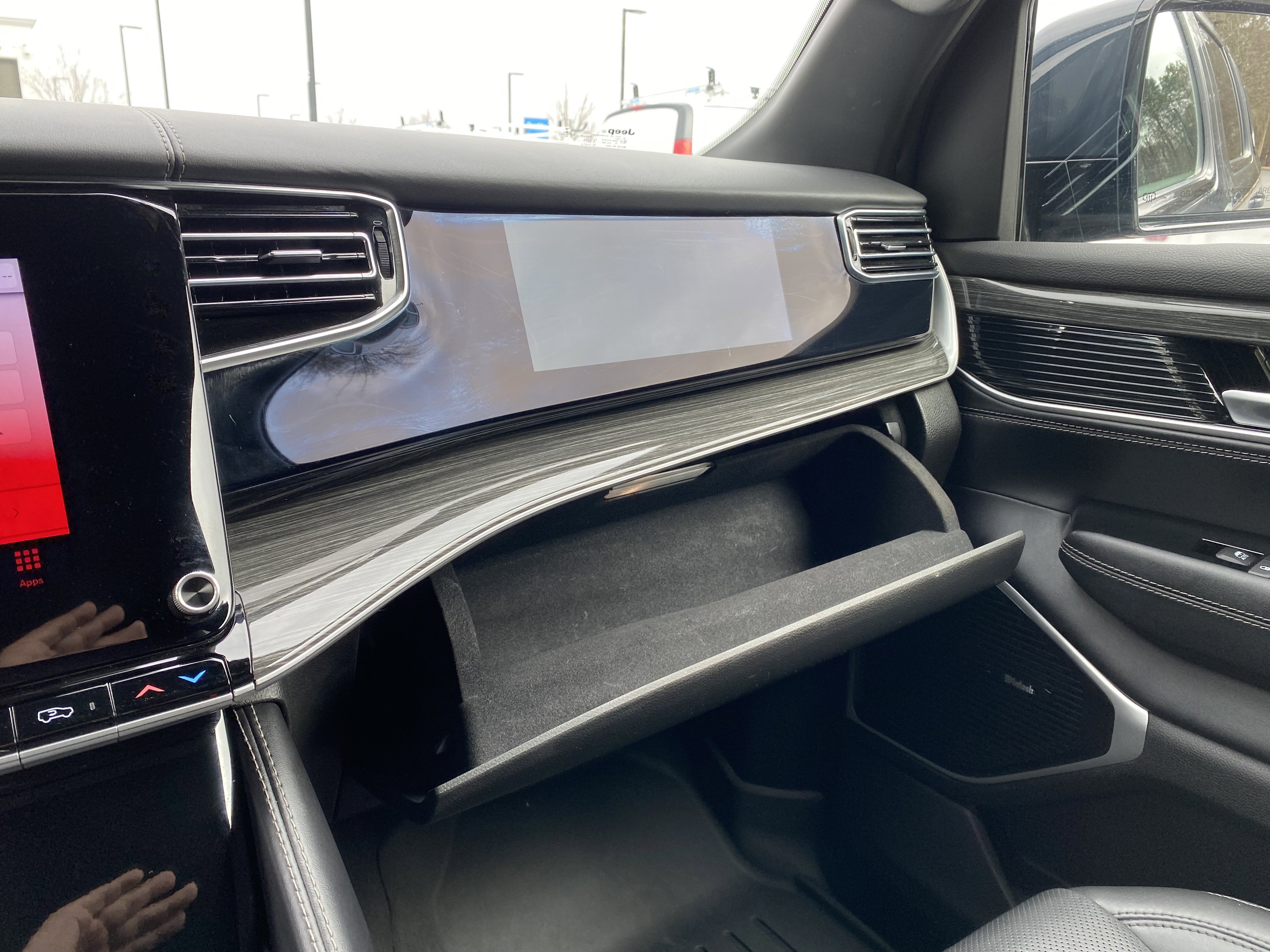 Used 2022 Jeep Wagoneer Series III w/ Premium Group I image 30