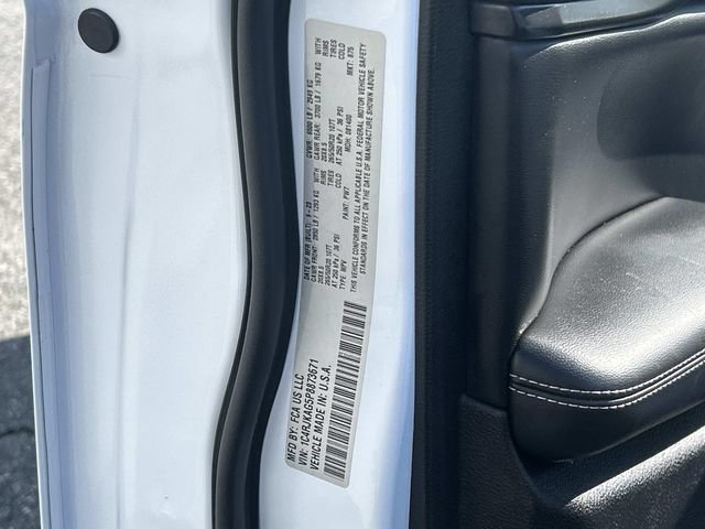 Used 2023 Jeep Grand Cherokee L Altitude AWD/4WD image 10