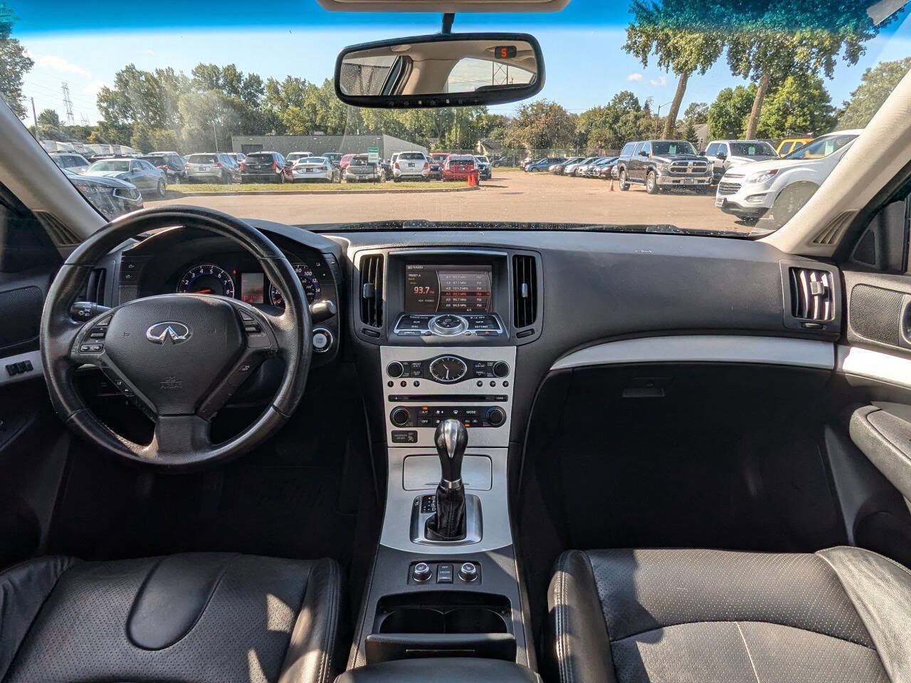 Used 2009 INFINITI G37 x Sedan w/ Premium Pkg image 2