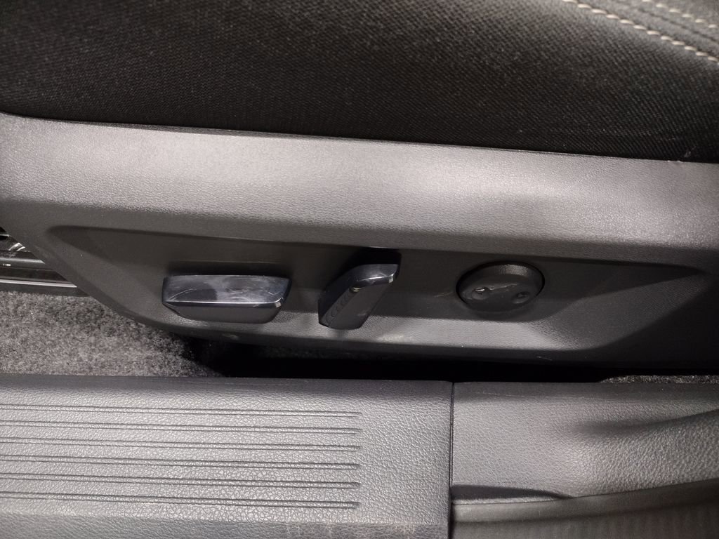 Used 2024 Nissan Rogue SV image 20