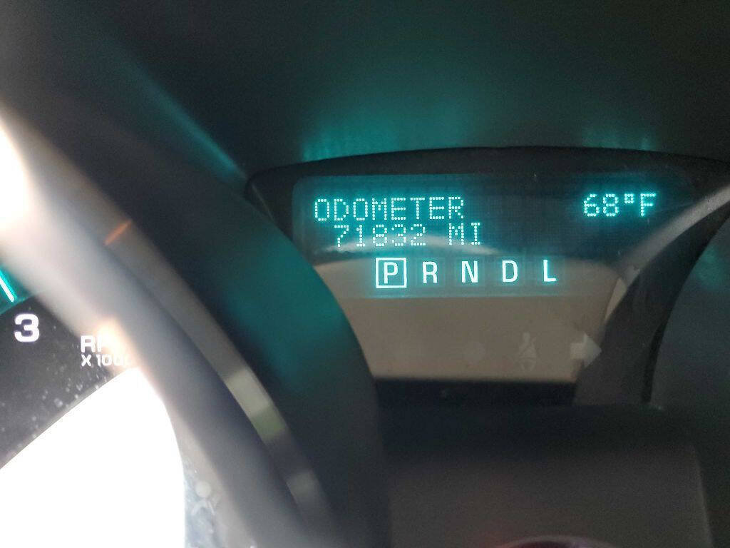 Used 2011 Chevrolet Traverse LS FWD image 29