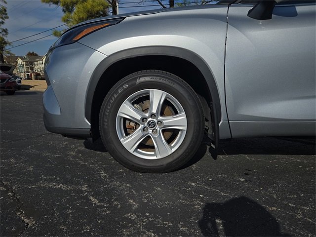 Used 2024 Toyota Highlander LE image 38