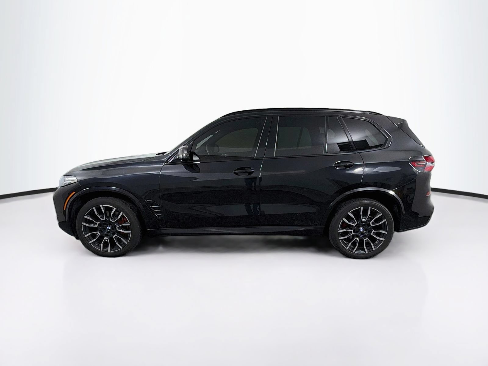Used 2024 BMW X5 xDrive40i w/ M Sport Package AWD/4WD image 4