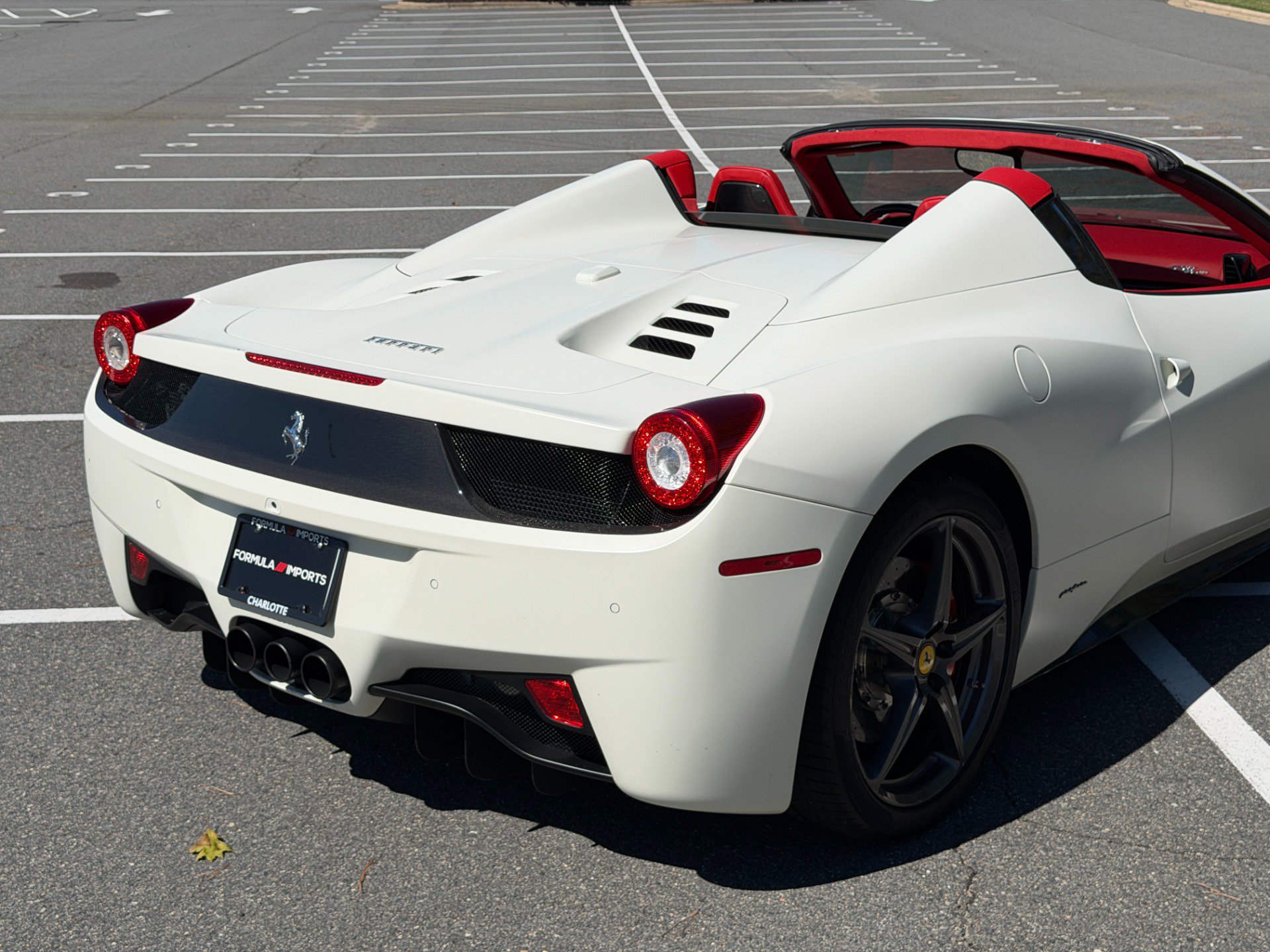 Used 2015 Ferrari 458 Spider RWD image 32