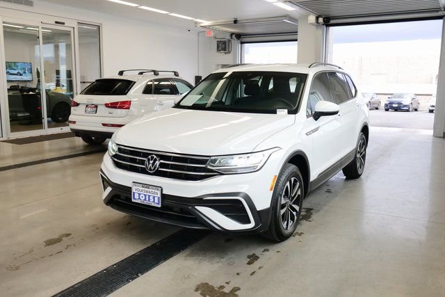 Used 2022 Volkswagen Tiguan S image 3