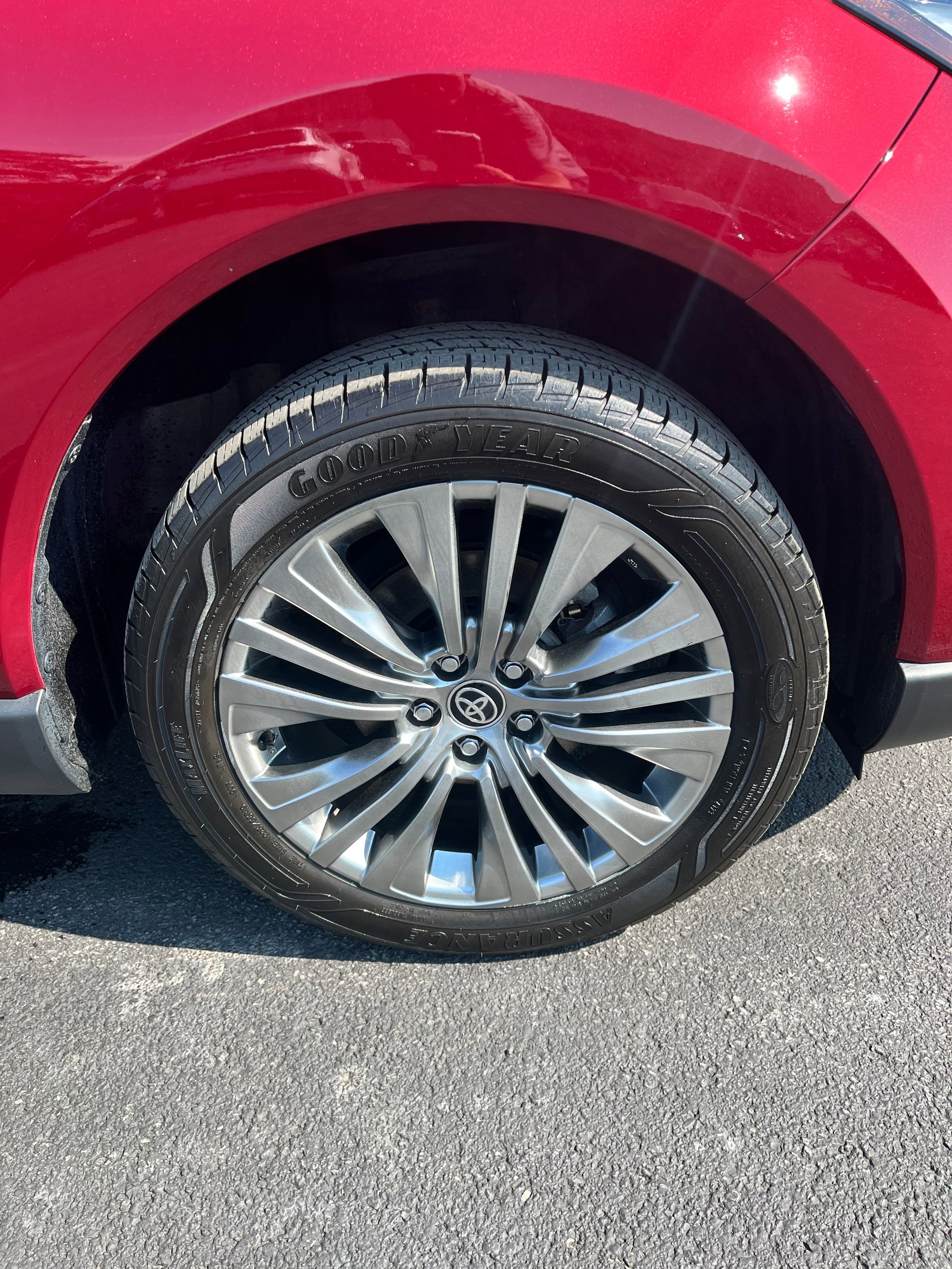 Certified 2022 Toyota Venza XLE AWD/4WD image 5