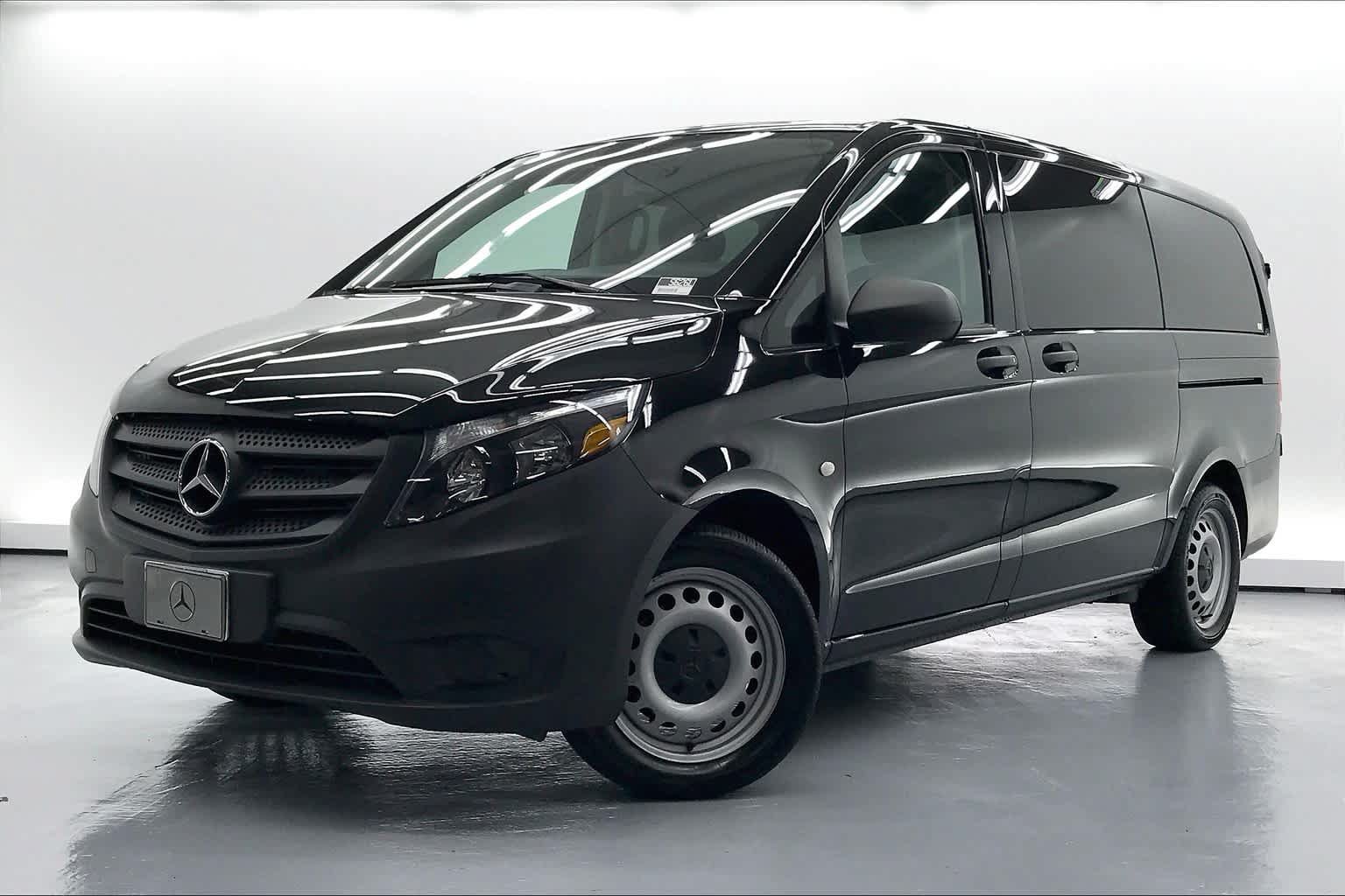 Used 2019 Mercedes-Benz Metris Passenger image 2