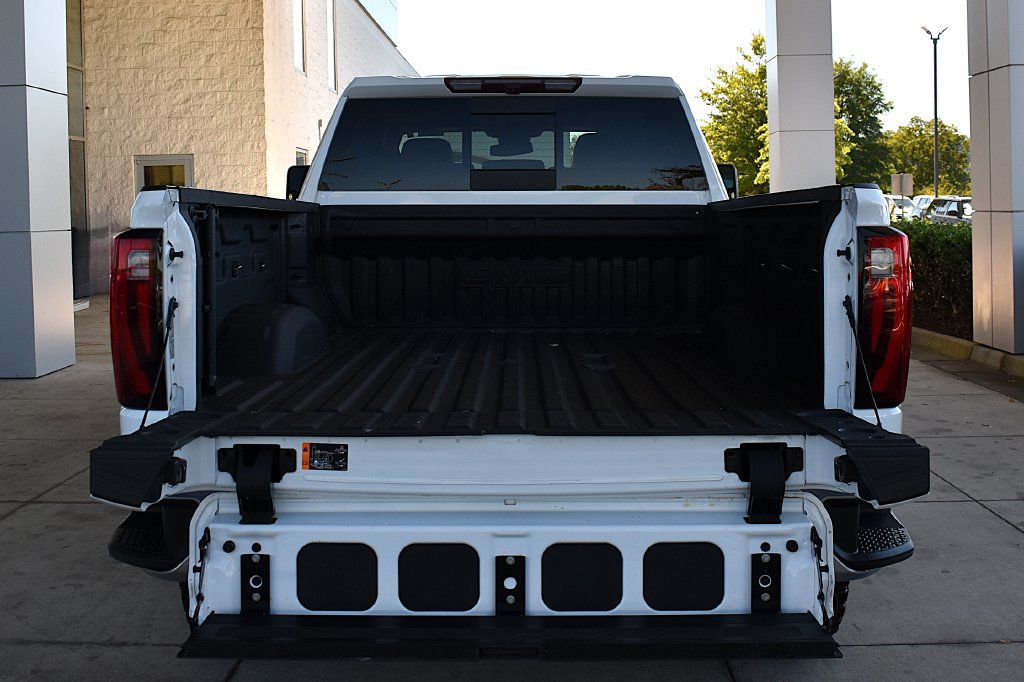 Used 2024 GMC Sierra 2500 SLT w/ SLT Premium Package AWD/4WD image 11