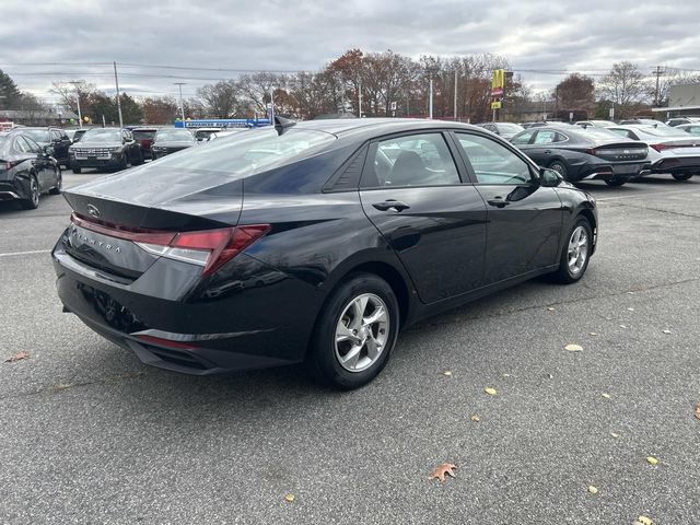 Certified 2023 Hyundai Elantra SE w/ Cargo Package image 3