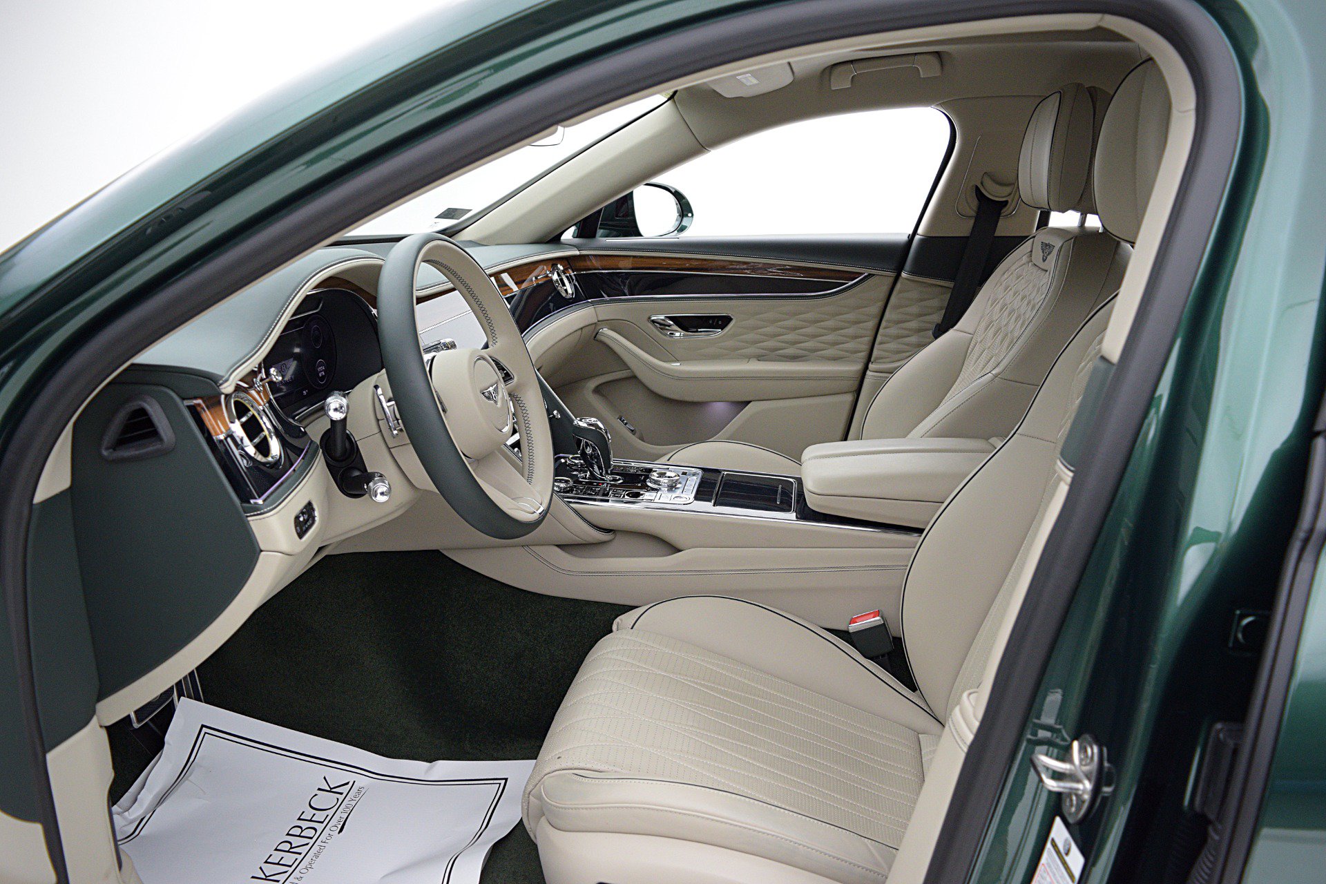 Certified 2022 Bentley Flying Spur V8 AWD/4WD image 35