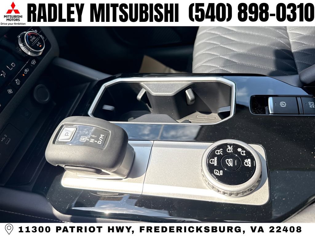 New 2026 Mitsubishi Outlander SEL AWD/4WD image 11