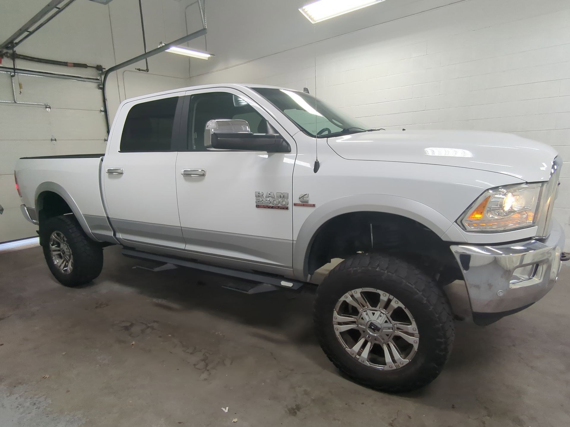 Used 2016 RAM 2500 Laramie image 2