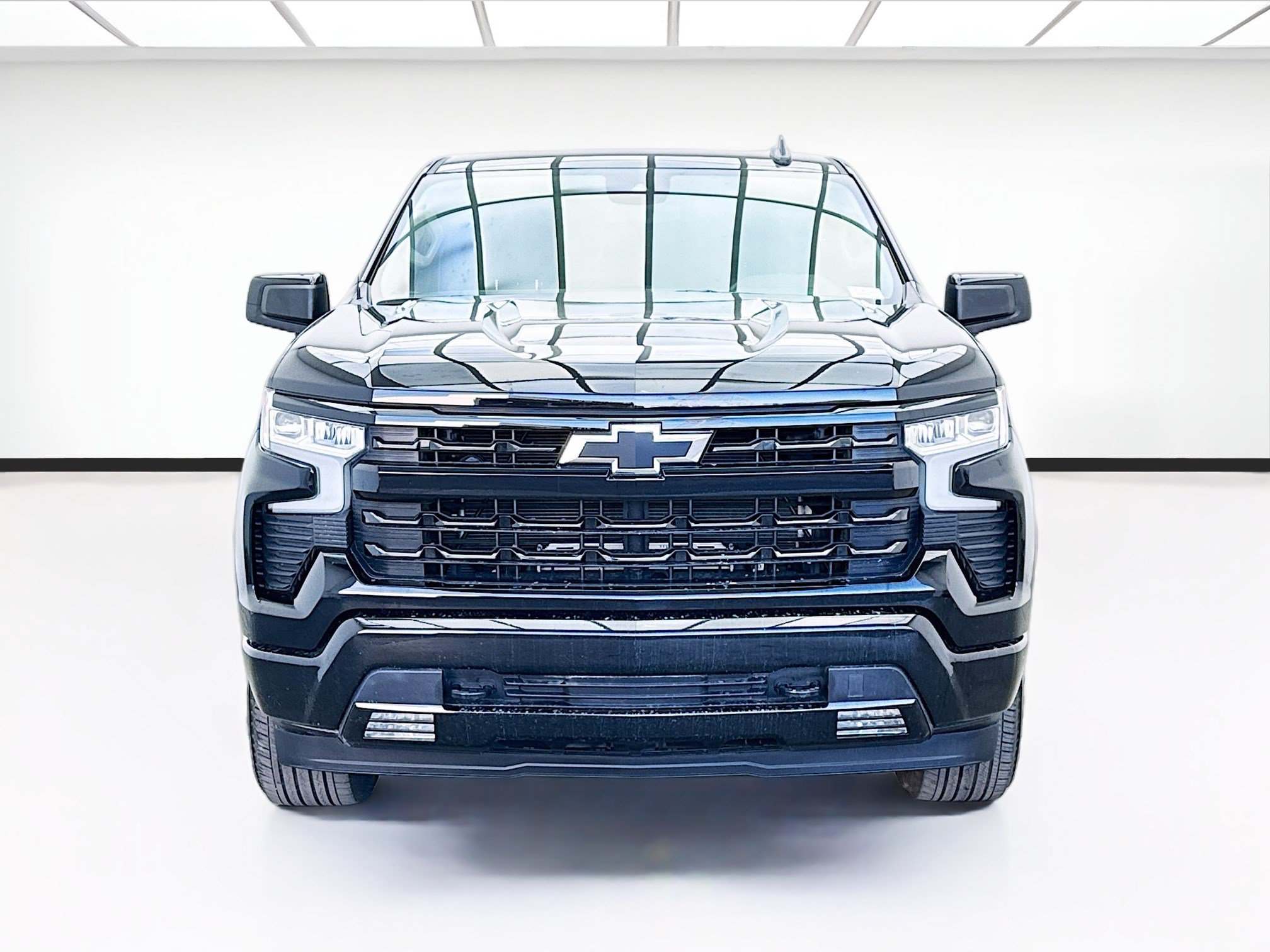 Used 2024 Chevrolet Silverado 1500 RST AWD/4WD image 2