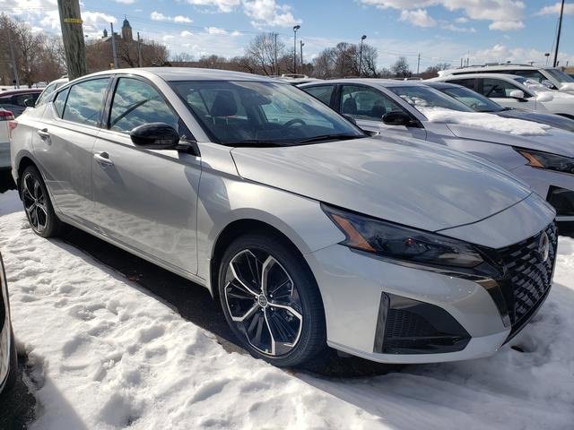 New 2025 Nissan Altima 2.5 SR image 8