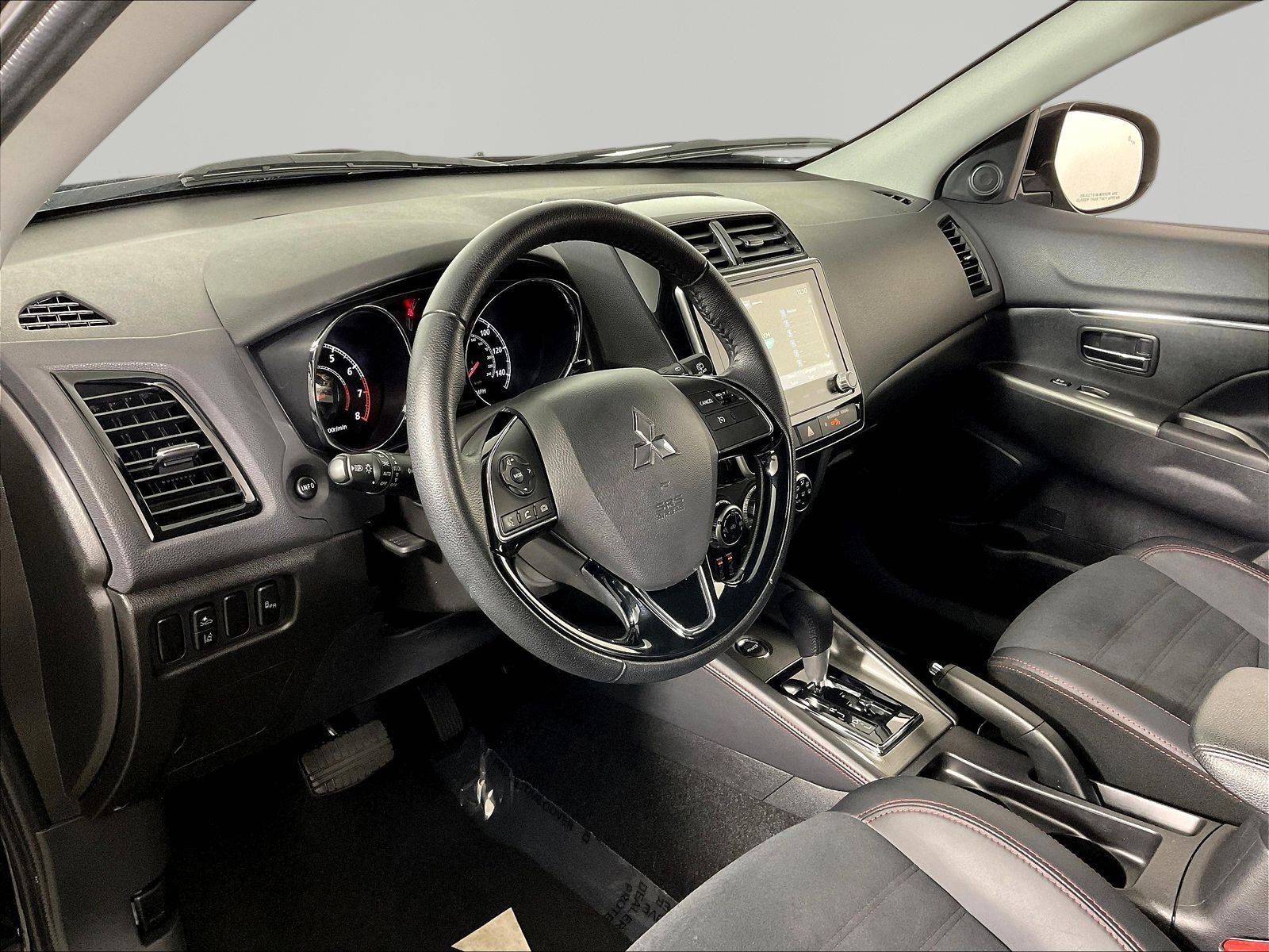 Used 2026 Mitsubishi Outlander Sport SE AWD/4WD image 17