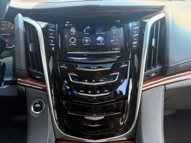 Used 2019 Cadillac Escalade ESV Luxury AWD/4WD image 28