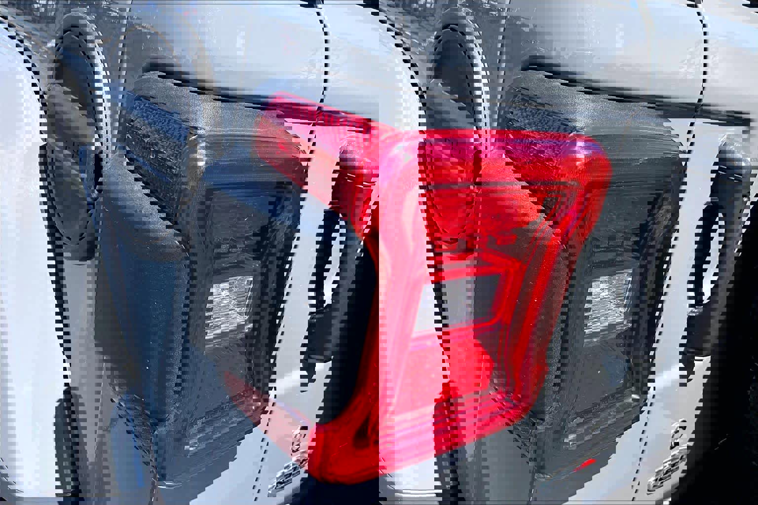 Used 2020 Jeep Wrangler Unlimited Sahara AWD/4WD image 28